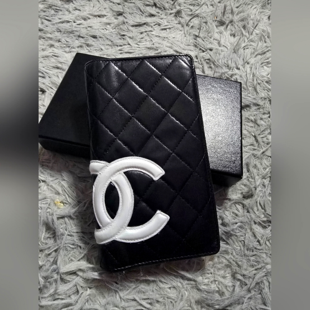 Chanel Black W/ White CC Cambon Long Wallet (EUC)(READ DESCRIPTION)(10317647)